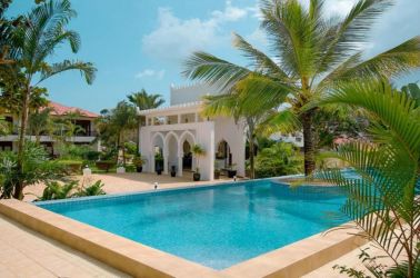 AHG HISIA NUNGWI EXPERIENCE HOTEL