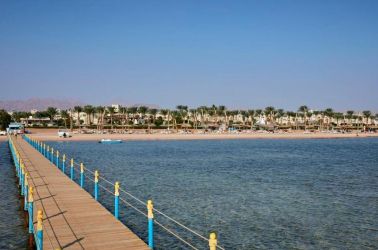 Coral Sea Water World Resort